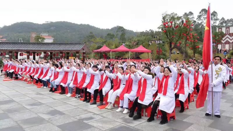 乳源瑤族自治縣劇團(tuán)，傳承與創(chuàng)新并行，瑤族文化魅力展現(xiàn)舞臺(tái)